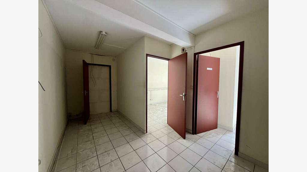 Bureaux 68m² R+1 à vendre à Châteaurenard