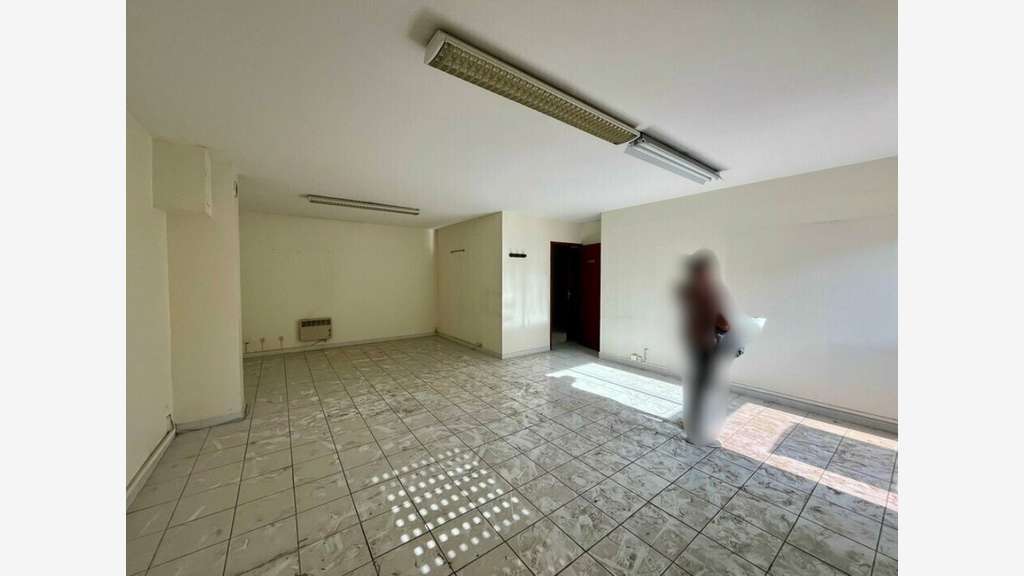 Bureaux 68m² R+1 à vendre à Châteaurenard