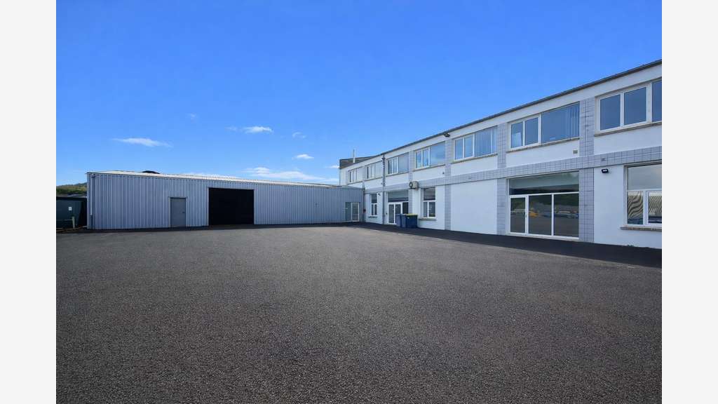 Cède ensemble professionnel 760m² Clermont Ferrand