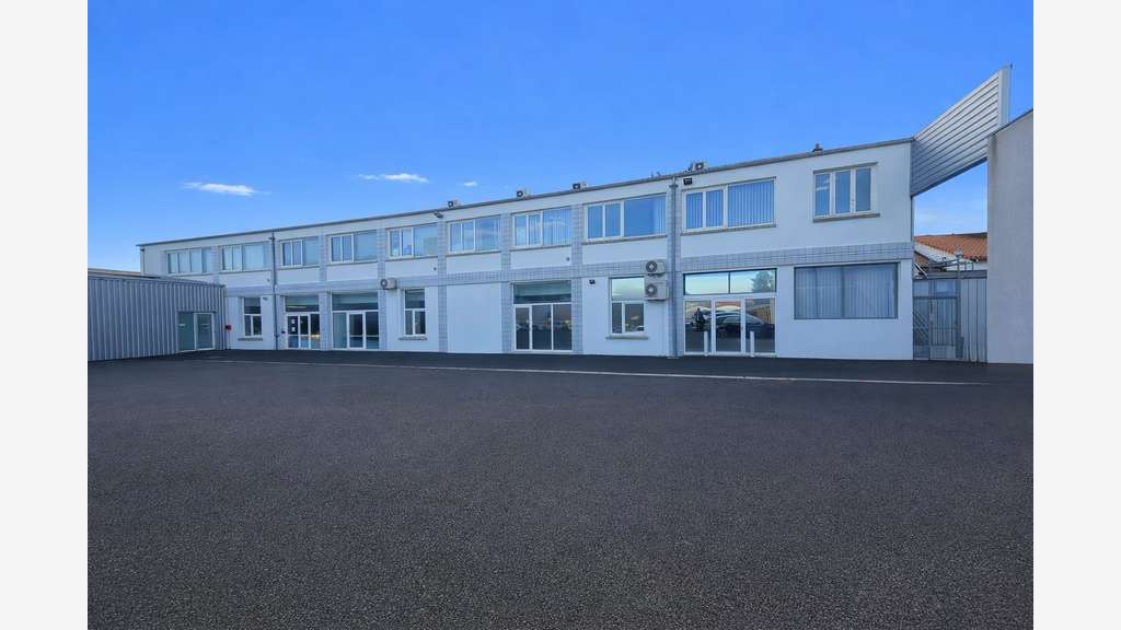 Cède ensemble professionnel 760m² Clermont Ferrand
