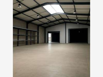Vente local 1200m² sur terrain 5500m² sur Longwy