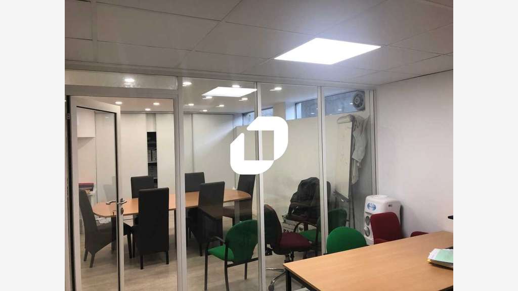 Vente Bureaux 84m² Courbevoie