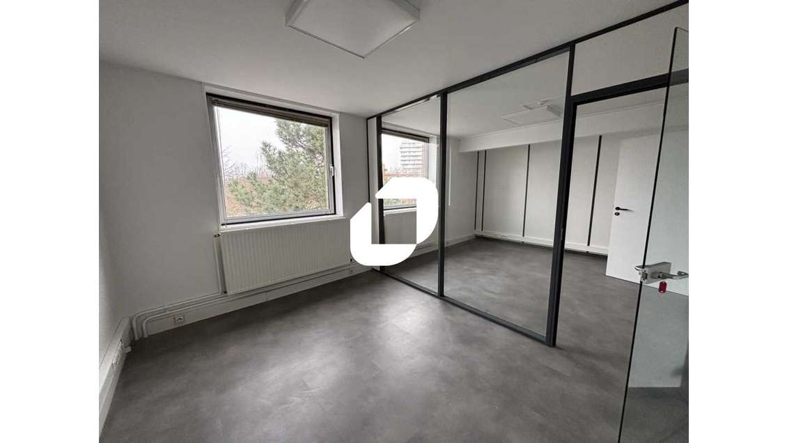 Vente Bureaux 74m² Evry courcouronnes