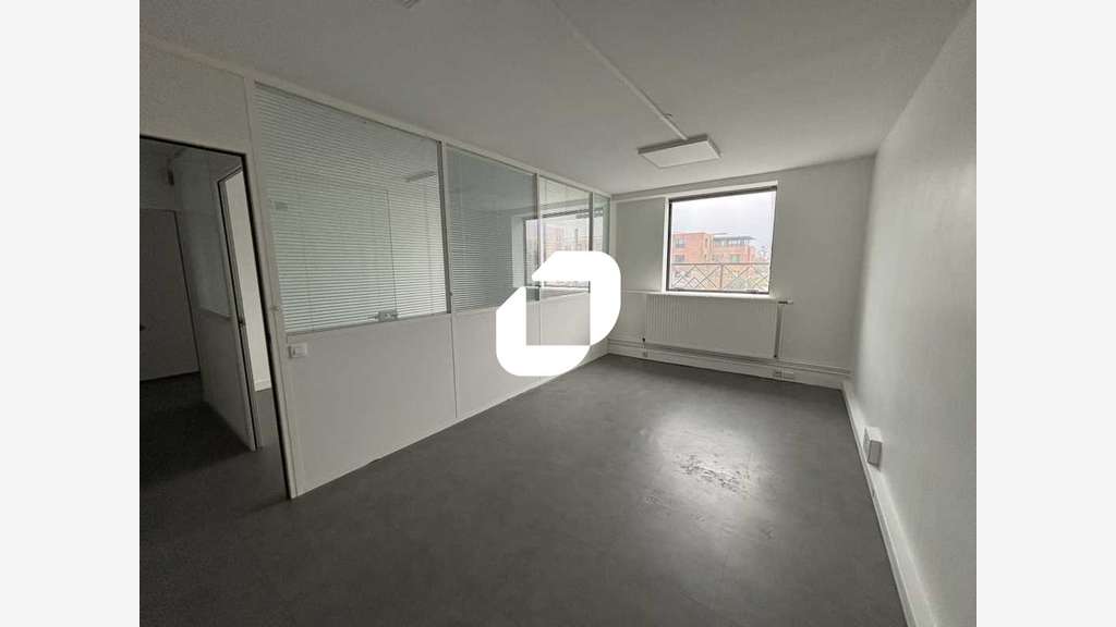 Vente Bureaux 74m² Evry courcouronnes