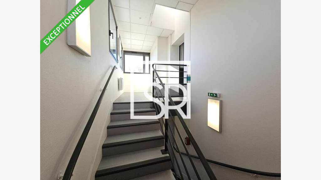 COURNON D'AUVERGNE - BUREAUX à vendre