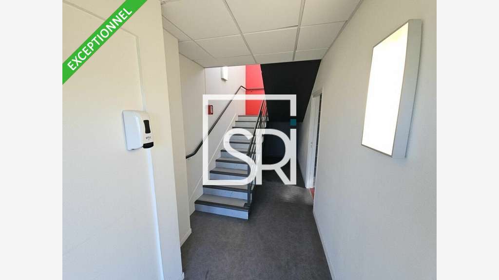 COURNON D'AUVERGNE - BUREAUX à vendre
