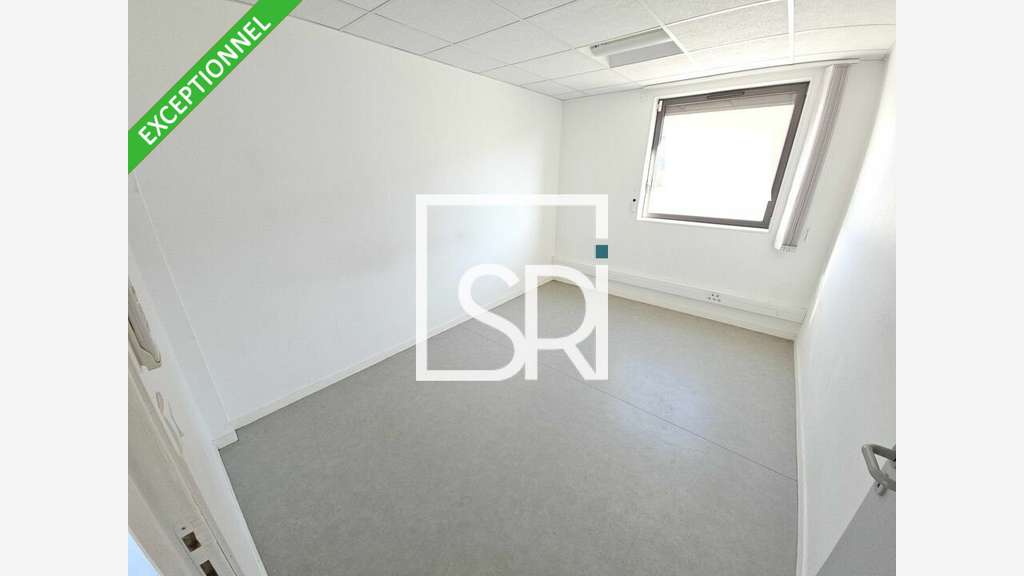COURNON D'AUVERGNE - BUREAUX à vendre