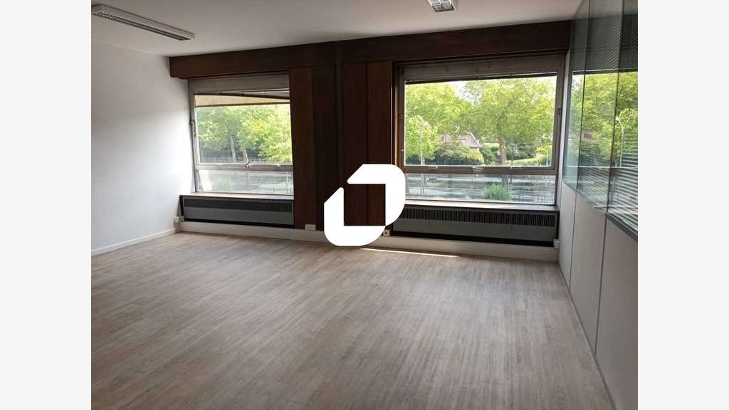 Vente Bureaux 390m² Croix