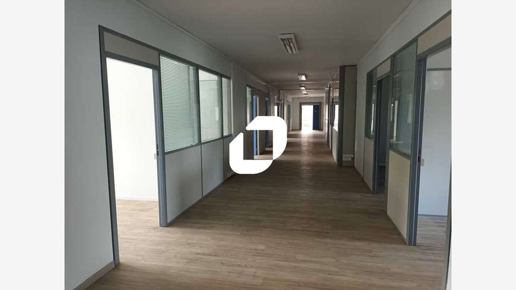 Vente Bureaux 390m² Croix