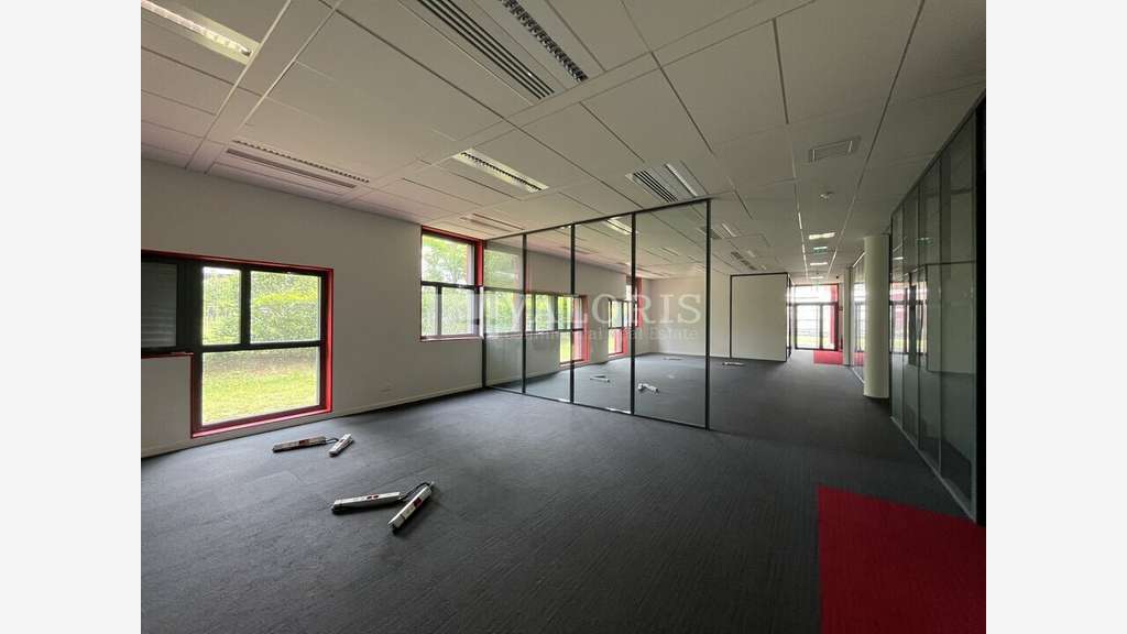 Bureaux 200m² BBC NF Tertiaire à vendre à Dardilly