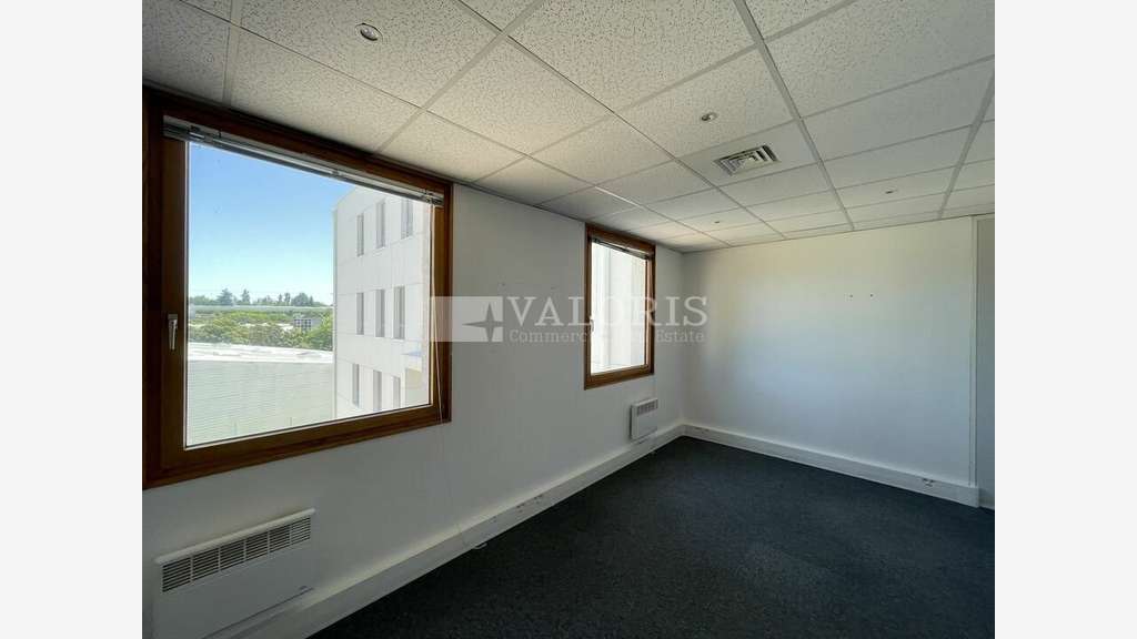 Bureaux 244m² dernier étage à vendre à Dardilly 