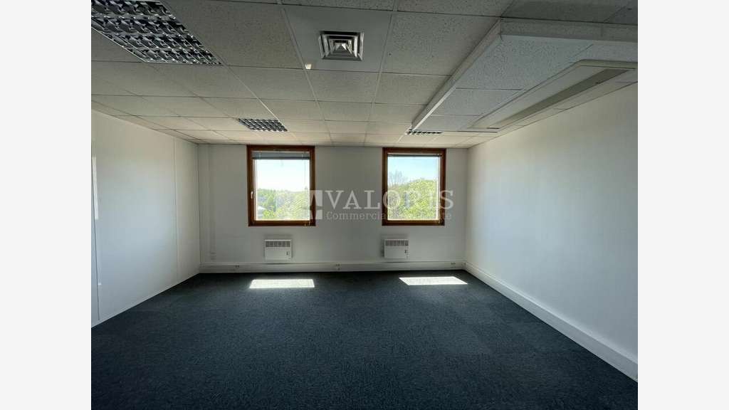Bureaux 244m² dernier étage à vendre à Dardilly 