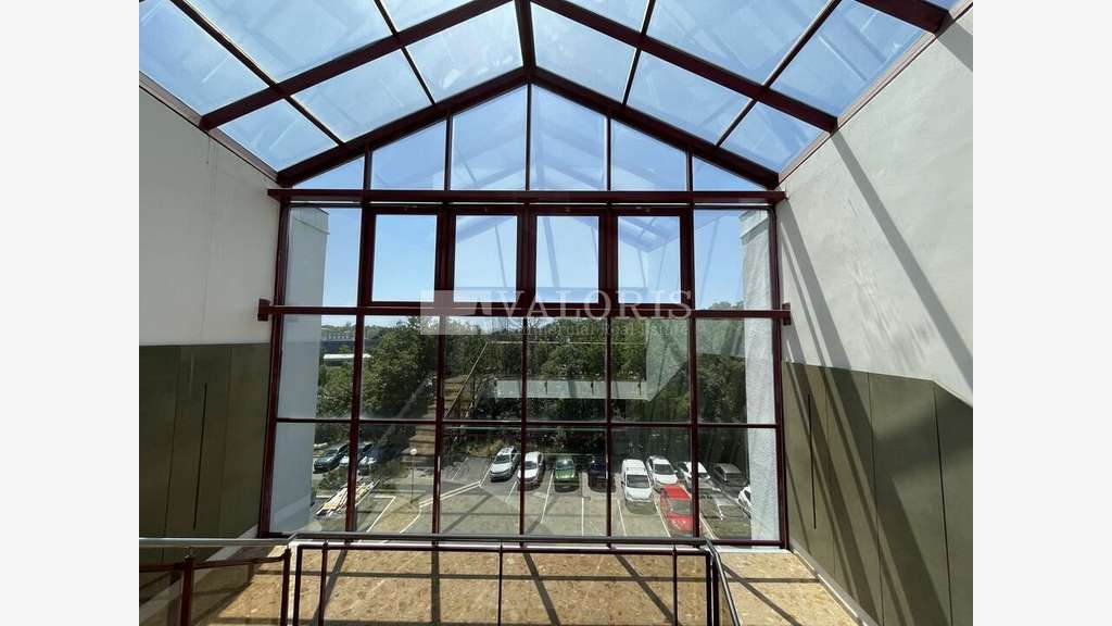 Bureaux 244m² dernier étage à vendre à Dardilly 