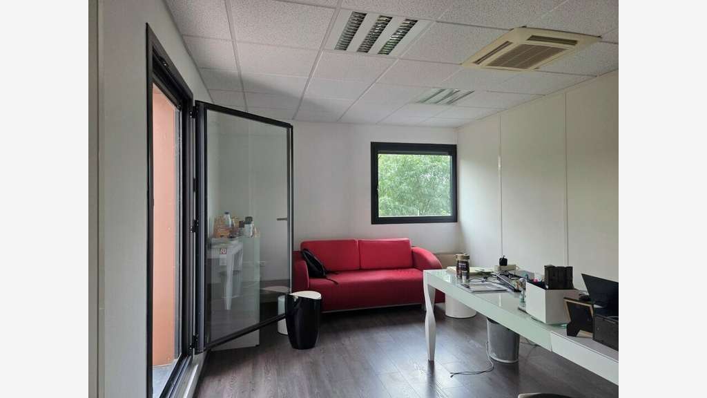 DARDILLY - BUREAUX à vendre