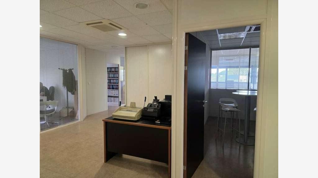 DARDILLY - BUREAUX à vendre