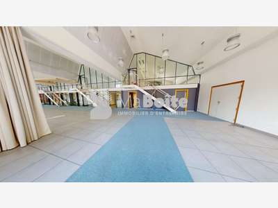 Vente local commercial de 1670m² à Saint-Etienne