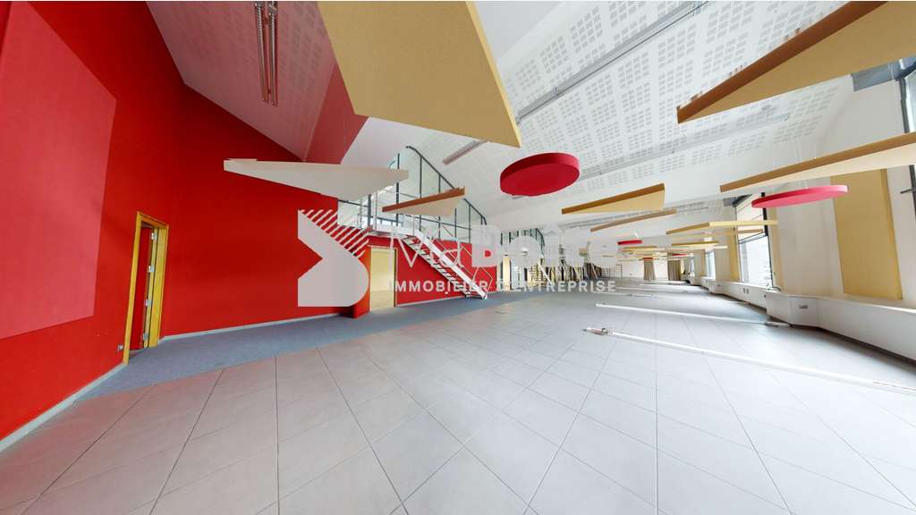 Vente local commercial de 1670m² à Saint-Etienne