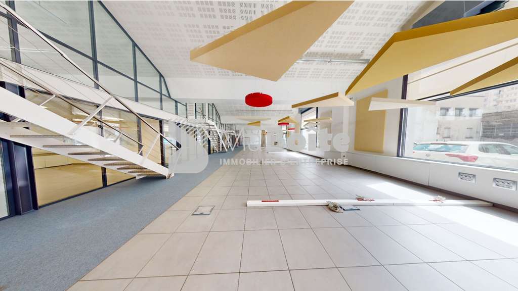 Vente local commercial de 1670m² à Saint-Etienne