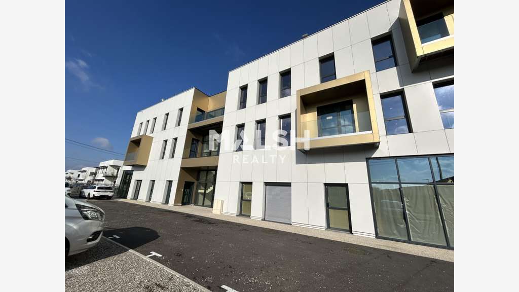 Bureaux à louer ou à vendre 124m² Décines Charpieu