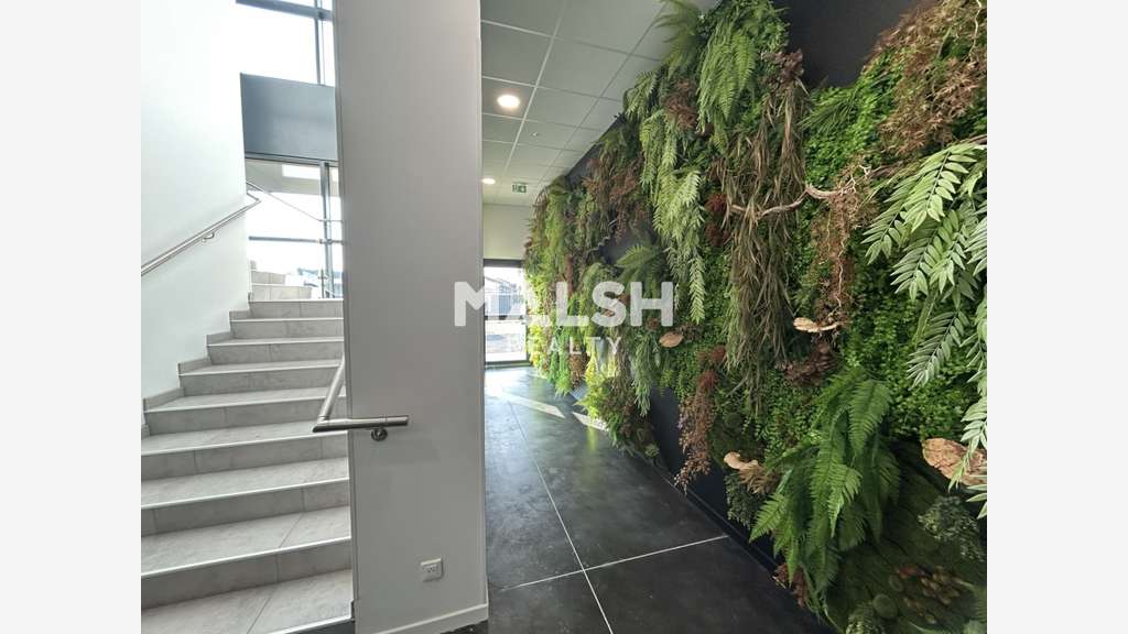 Bureaux à louer ou à vendre 124m² Décines Charpieu