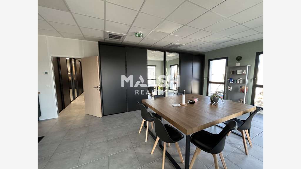 Bureaux à louer ou à vendre 124m² Décines Charpieu