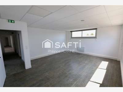 AV bureaux 47m² RDC rénové à Douvres-la-Délivrande