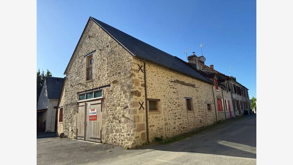 Superbe grange rénovée avec gout à Dun le Palestel