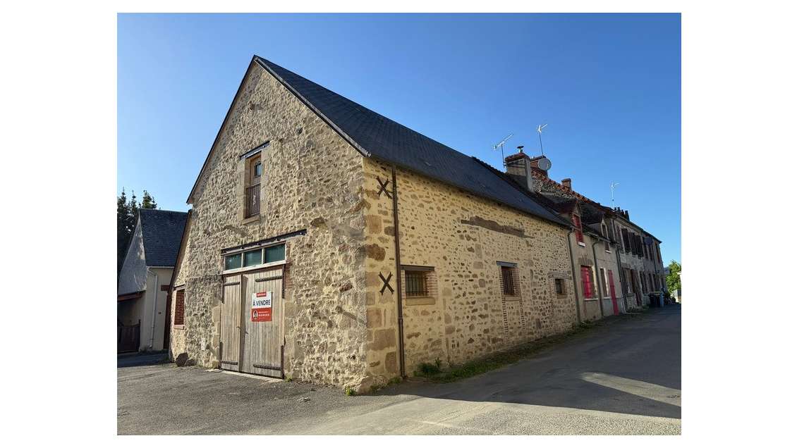 Superbe grange rénovée avec gout à Dun le Palestel