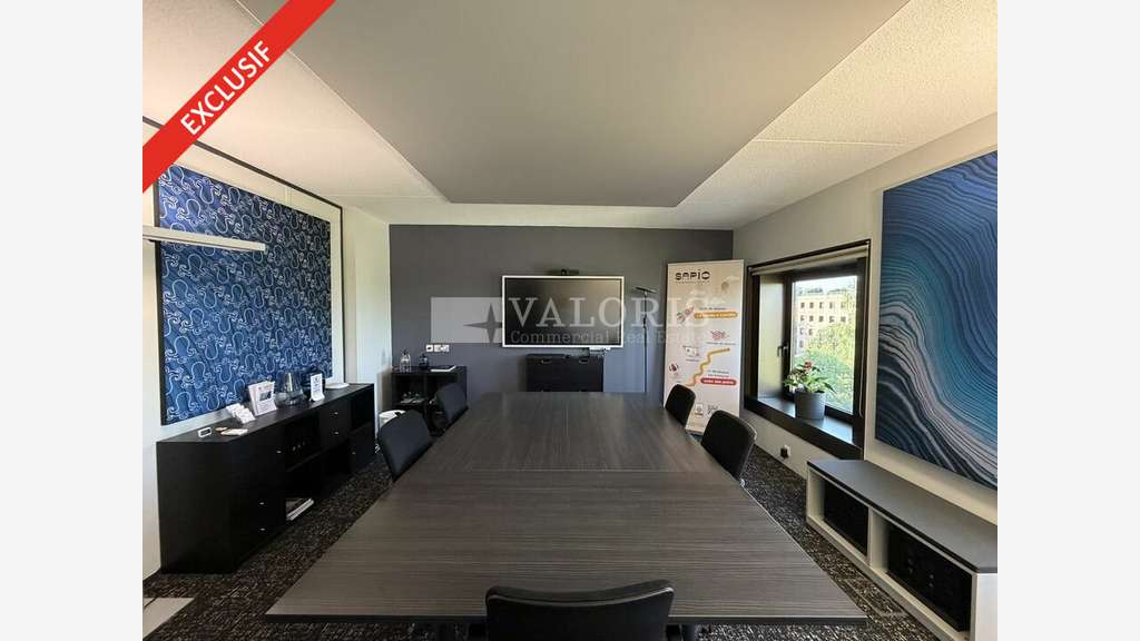 Bureaux 114m² au dernier étage à vendre à Ecully 