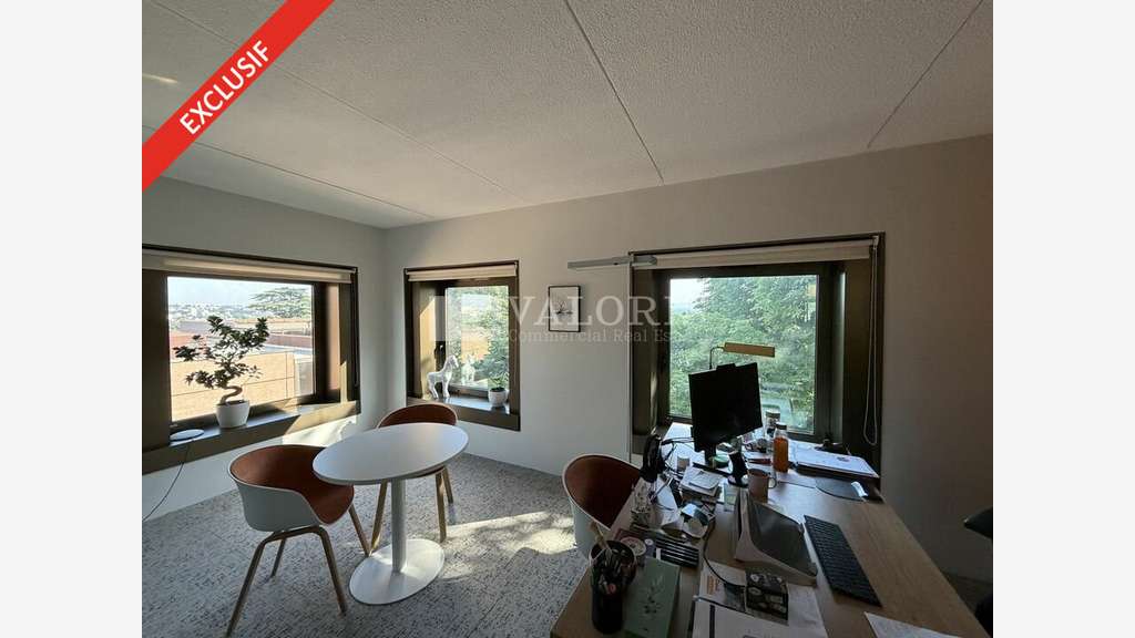 Bureaux 114m² au dernier étage à vendre à Ecully 