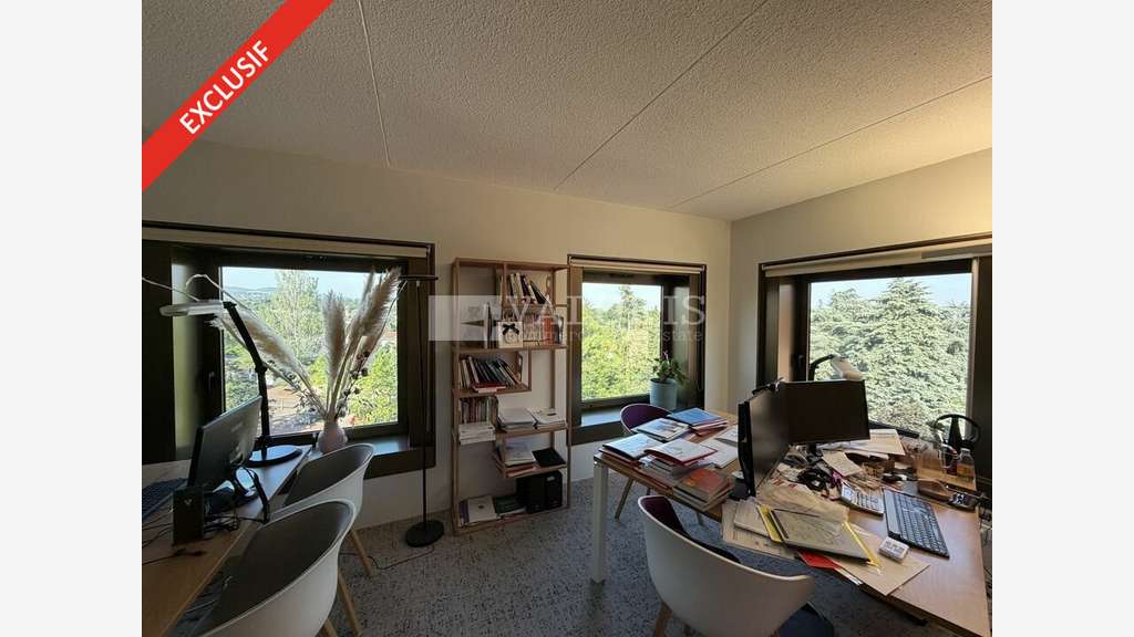 Bureaux 114m² au dernier étage à vendre à Ecully 