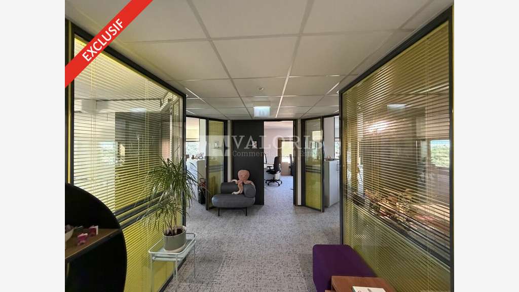 Bureaux 114m² au dernier étage à vendre à Ecully 