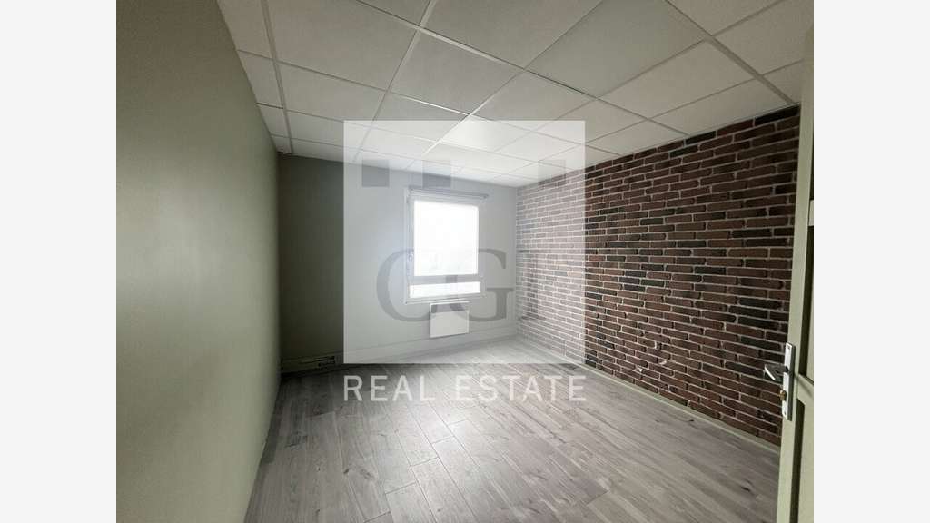 Bureaux 206m² + local 69m² à vendre à Ecully 