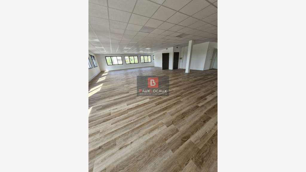Vente bureaux divisibles neufs 831m² à Éguilles