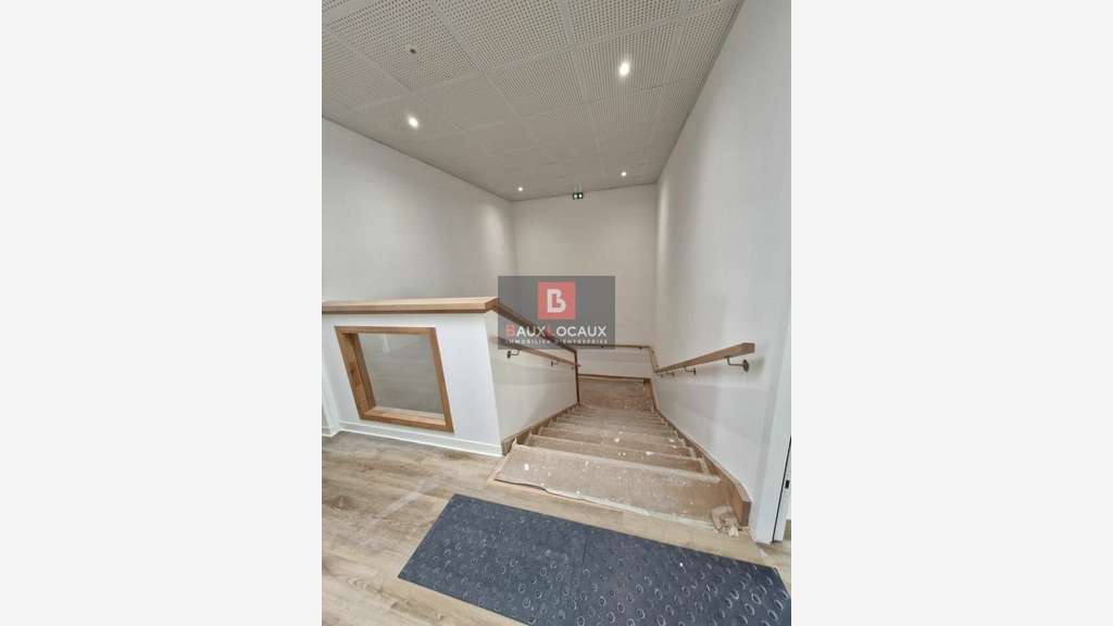 Vente bureaux divisibles neufs 831m² à Éguilles