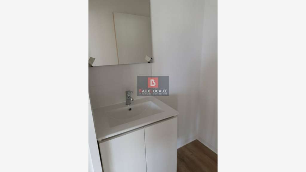 Vente bureaux divisibles neufs 831m² à Éguilles