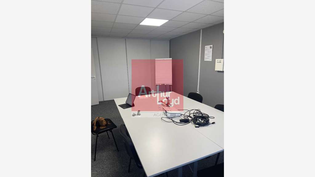 Bureaux 195m² proche sorties autoroute Agen