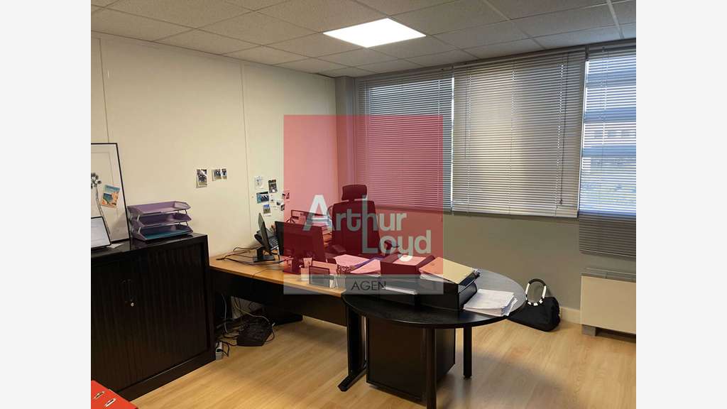 Bureaux 195m² proche sorties autoroute Agen