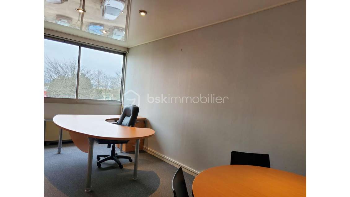 Cède bureaux lumineux 93m² Estillac prox autoroute