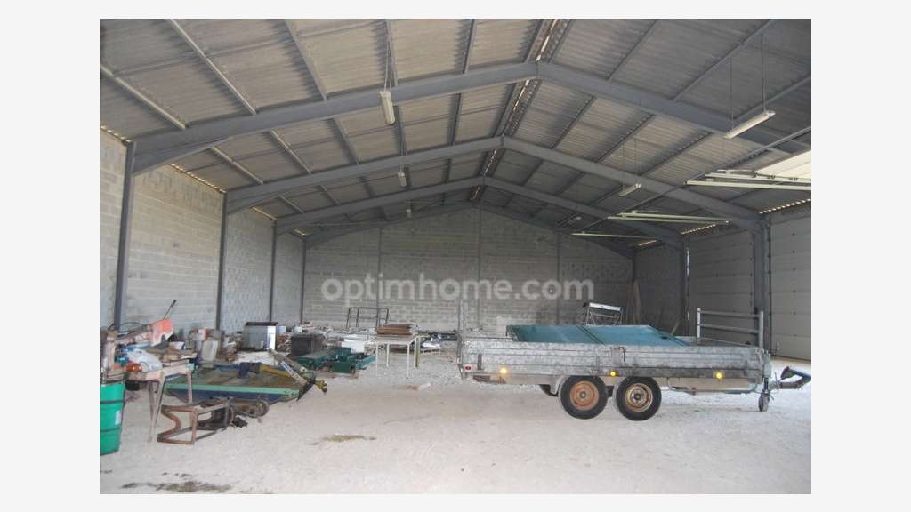 Cède espace stockage et bureaux 760m² Fontclaireau