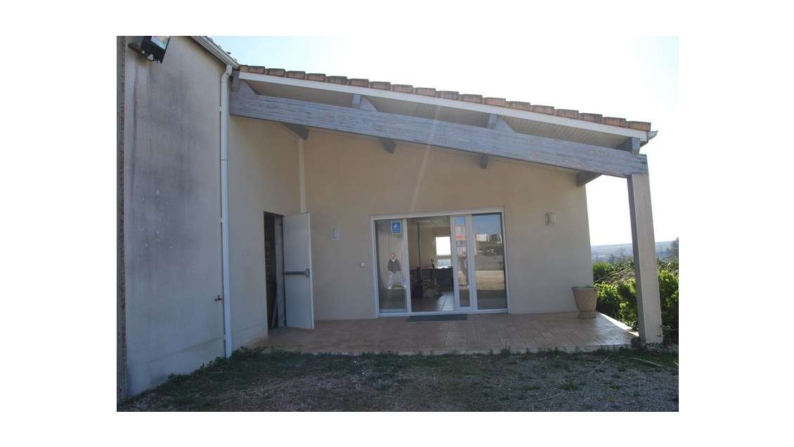 Cède espace stockage et bureaux 760m² Fontclaireau