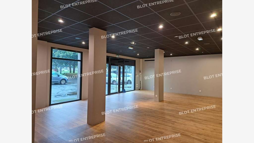 A vendre bureaux 116m² au coeur de Fougères