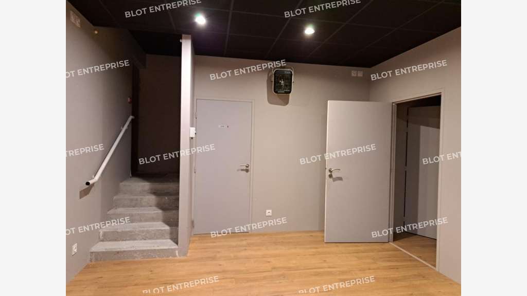 A vendre bureaux 116m² au coeur de Fougères