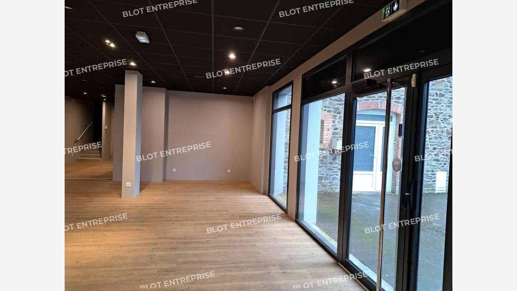 A vendre bureaux 116m² au coeur de Fougères