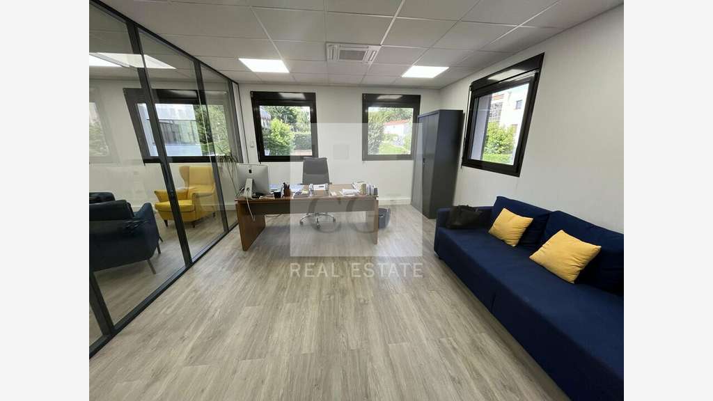Bureaux rénovés de 71m² à vendre à Francheville