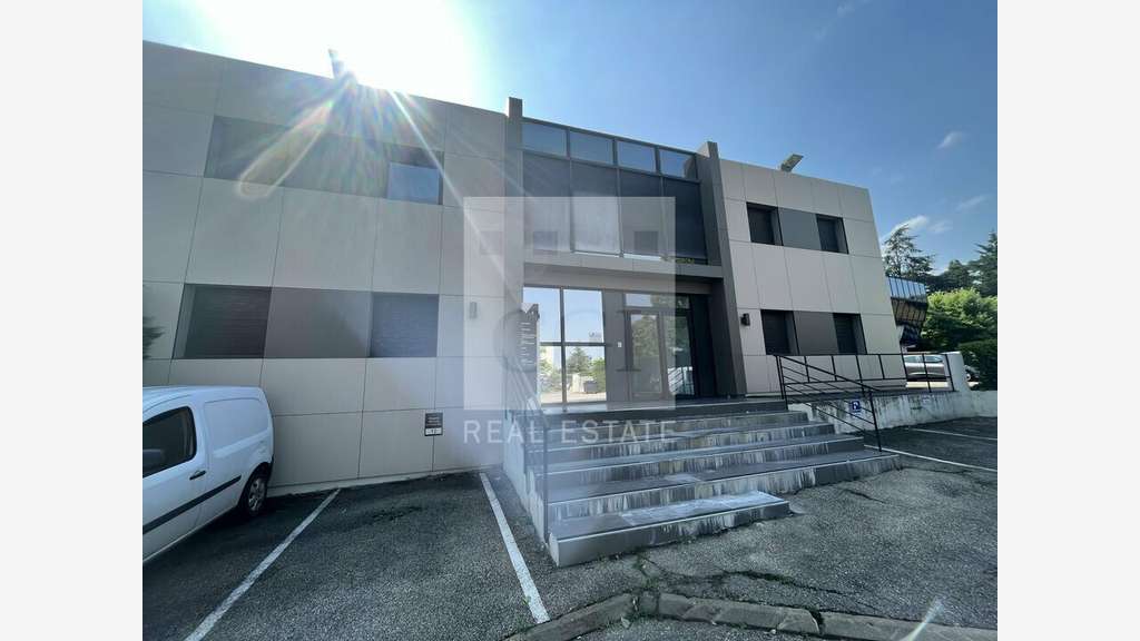 Bureaux rénovés de 71m² à vendre à Francheville