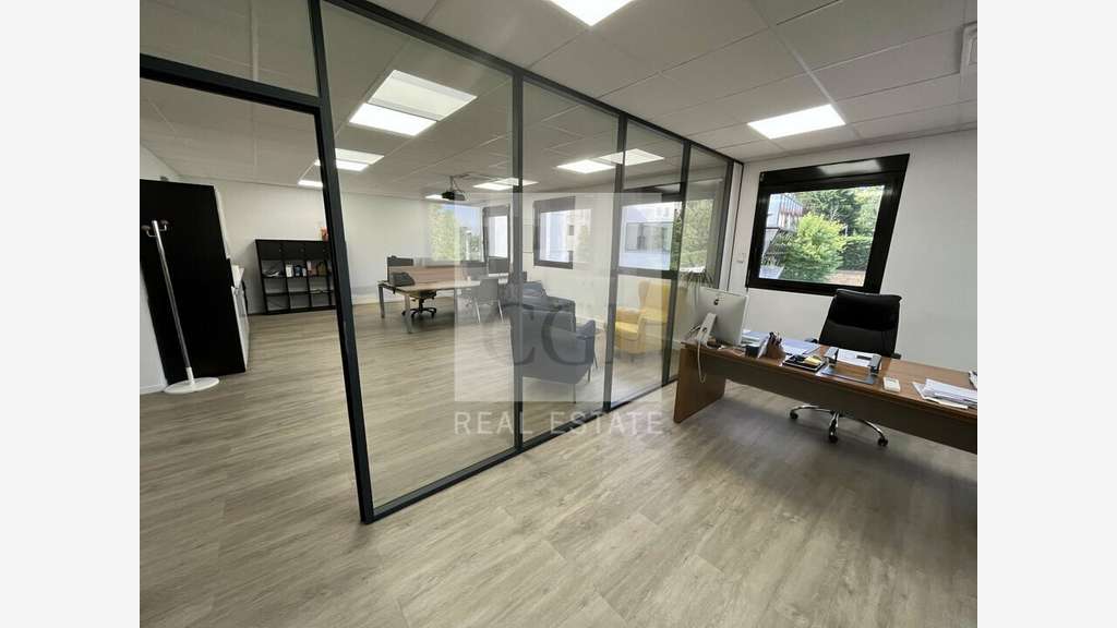 Bureaux rénovés de 71m² à vendre à Francheville