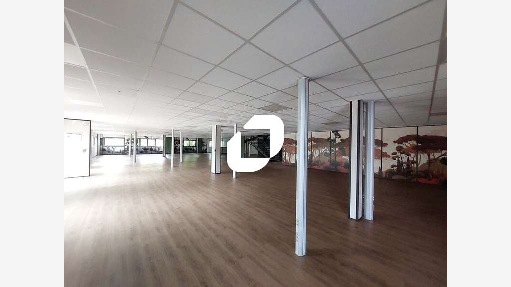 Vente Bureaux 1721m² Gazeran