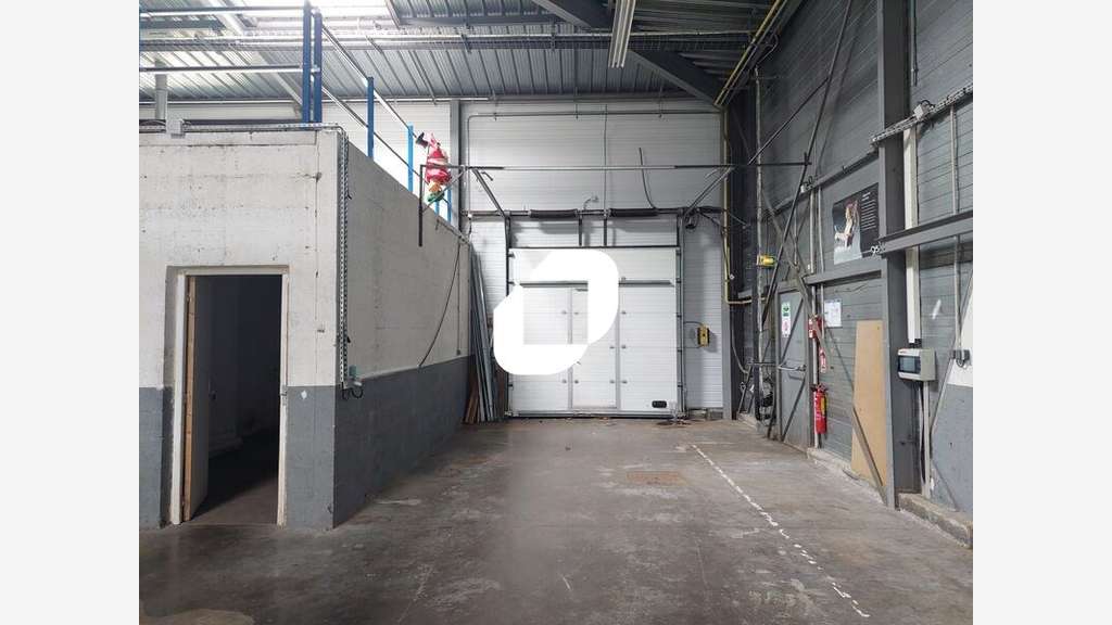 Vente Bureaux 1721m² Gazeran