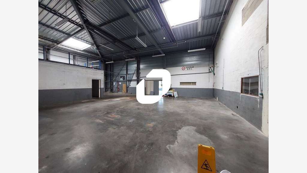 Vente Bureaux 1721m² Gazeran
